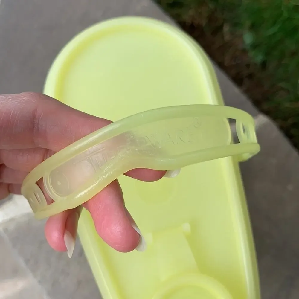 Vintage‎ yellow Tupperware pitcher